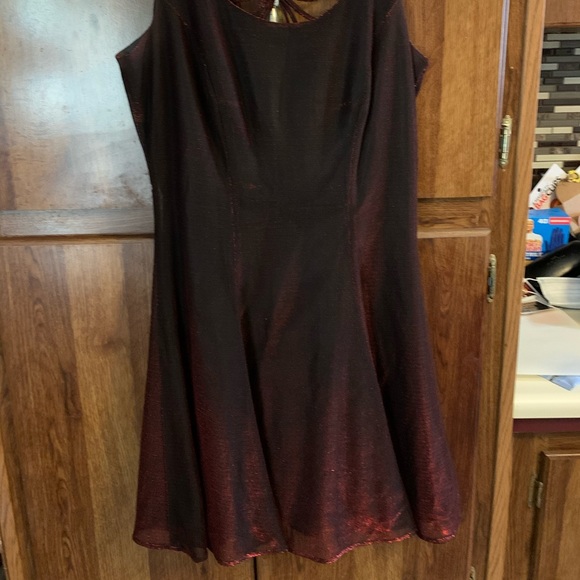 Dress - Picture 2 of 7